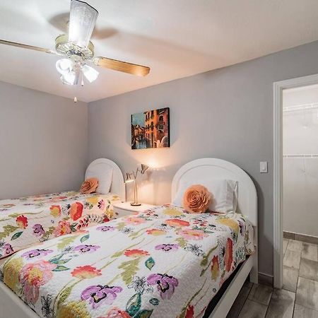 הוילה טאמפה Town 'N' Country Cozy Corner, Your Florida Fun Hub מראה חיצוני תמונה