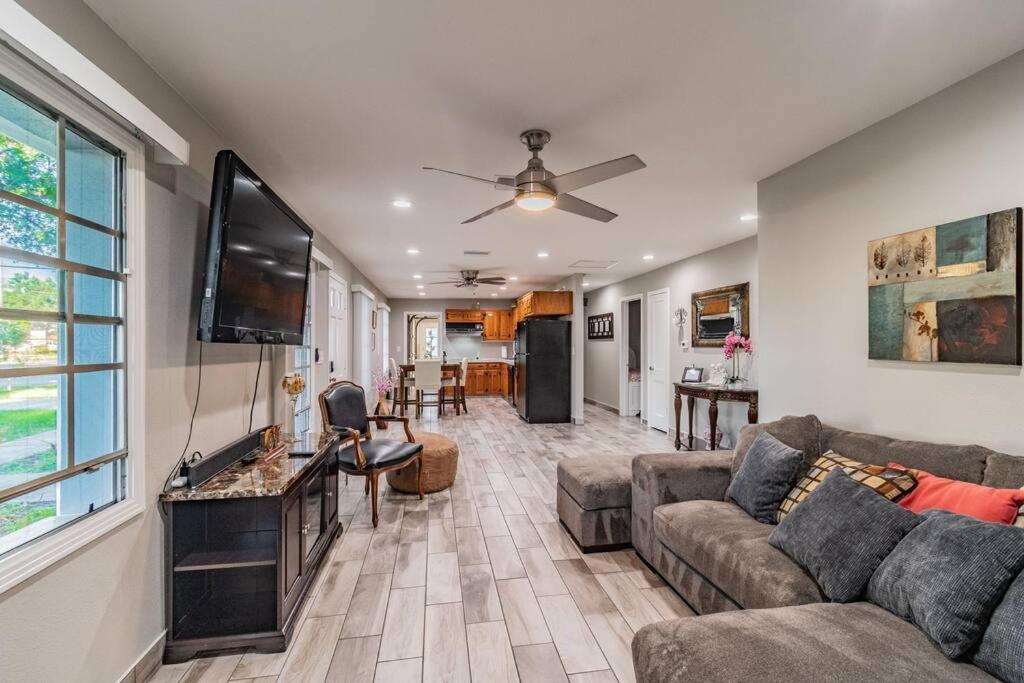 הוילה טאמפה Town 'N' Country Cozy Corner, Your Florida Fun Hub מראה חיצוני תמונה